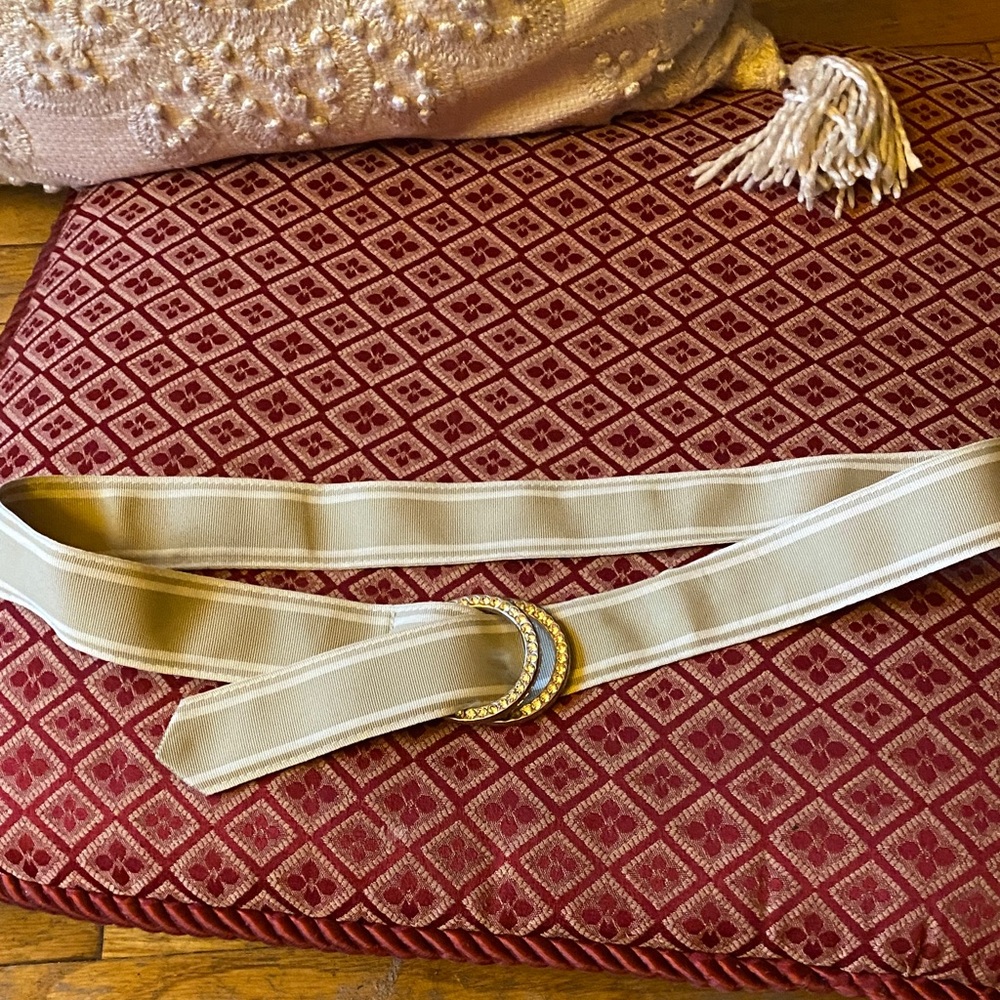 Elegant Cream Belt with Gold Buckle